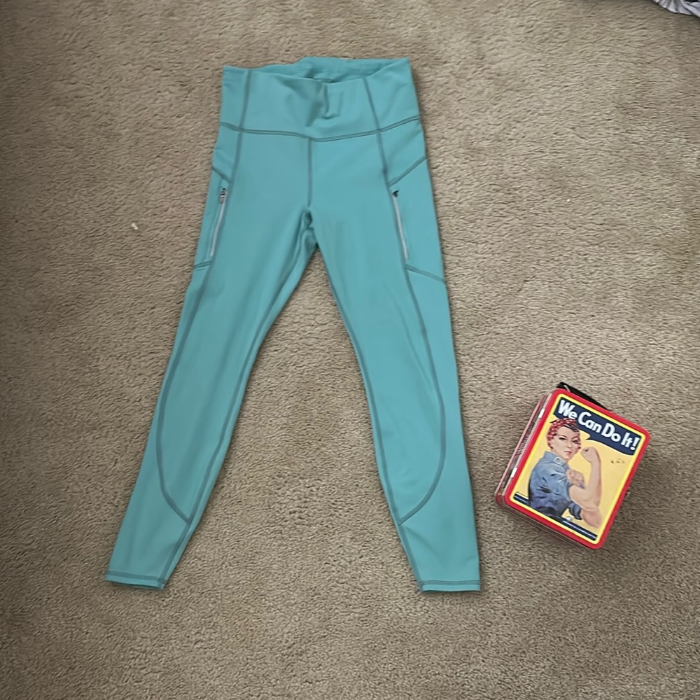 Athletica, Medium, the color is oxidized green